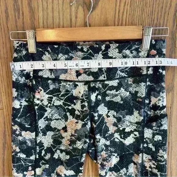 Lululemon Spring Bloom Multi Speed Up Tights Size 6 - Picture 7 of 11